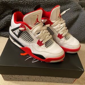 EUC Jordan Retro 4 Size 6Y